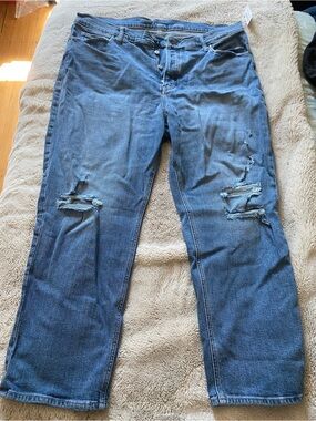 BRAND NEW Old Navy Extra High-Rise Sky-Hi Straight Distressed Jeans NWT